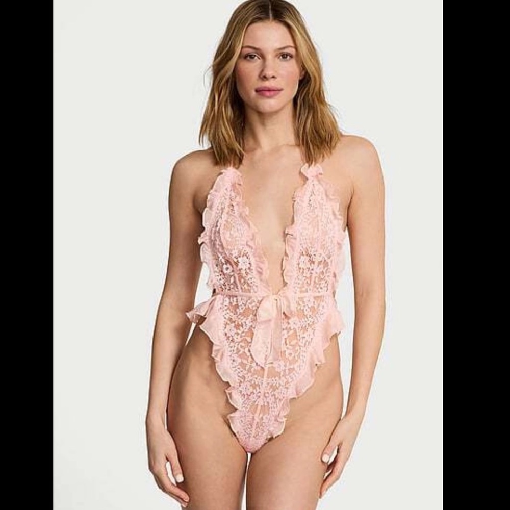 VICTORIA'S SECRET  - Very Sexy Atelier Dare To Dream Lace Plunge Teddy